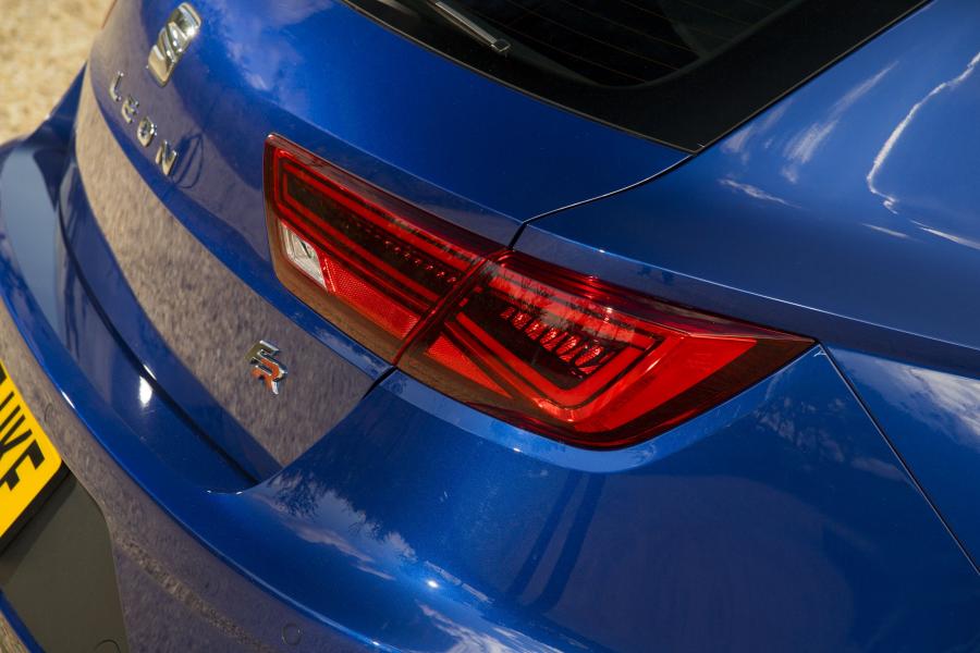 Детали экстерьера Seat Leon ST FR 2017 года  (UK) (фото 8 из 27)